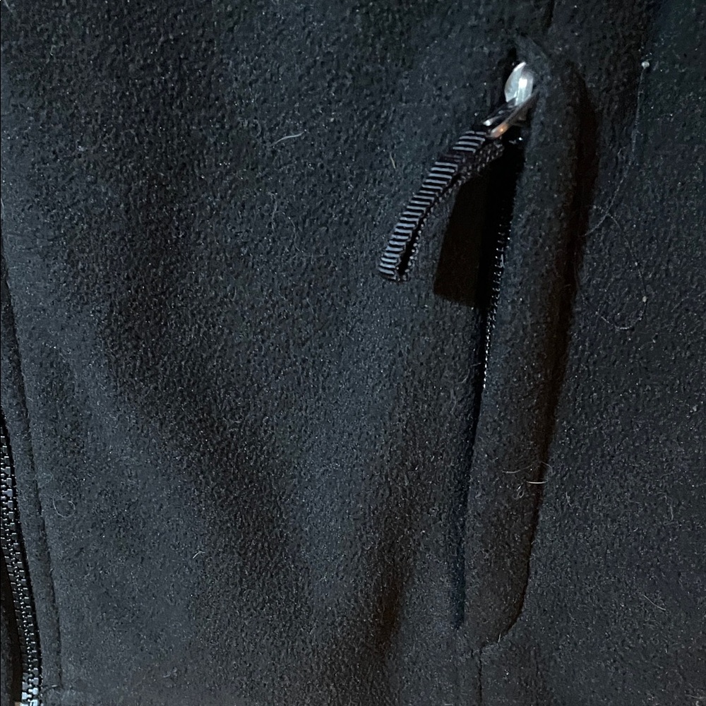 The North Face Black Full-Zip Jacket - Picture 3 of 4